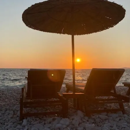 Junis Seaside Private Apartment