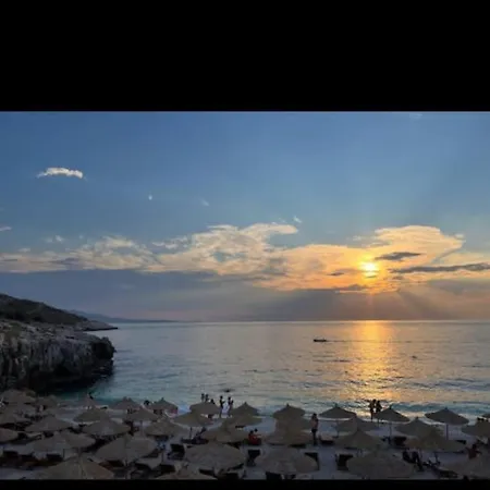 Junis Seaside Private Apartmán