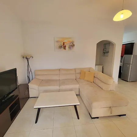 Junis Seaside Private דירה *