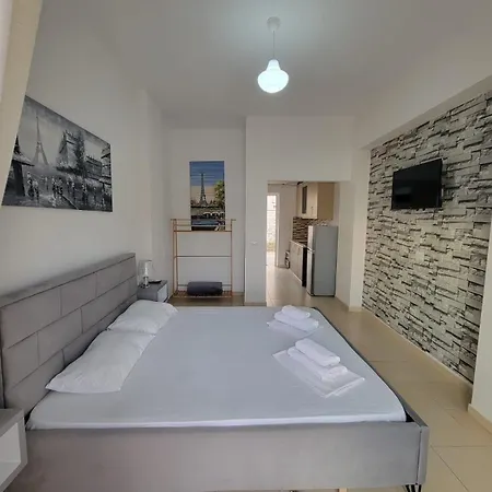 Junis Seaside Private 公寓 Sarandë